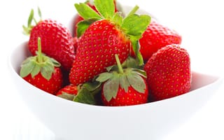 Обои strawberry, миска, клубника, ягоды, fresh berries