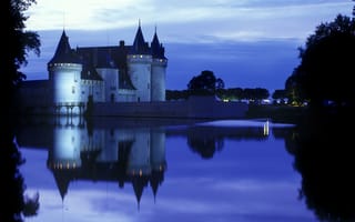 Картинка замок, вечер, фонари, архитектурный, водоём, памятник