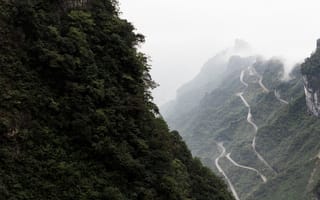 Картинка дорога, лес, туман, деревья, Китай, облака, горы, КНР, серпантин, провинция