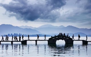 Картинка Hangzhou, west lake, Китай, озеро, люди, мост