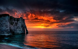 Картинка Франция, France, облака, море, солнце, Etretat, sea, Этрета, пейзаж, скала, закат, Нормандия, лучи