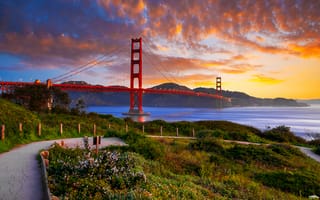 Картинка небо, закат, Золотые Ворота, облака, мост, горы, Golden Gate, вечер, залив