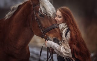 Обои Анюта Онтикова, конь, лошадь, девушка, настроение, длинные волосы, рыжая, рыжеволосая