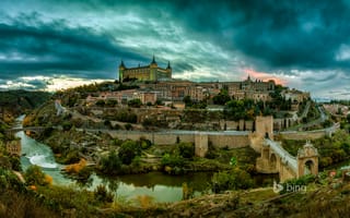 Картинка Toledo, замок, толедо, мост, река, деревья, небо, закат, пейзаж, дома, Spain, холм, башня, испания, облака