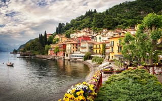 Картинка Италия, цветы, здания, горы, дома, деревья, город, природа, озеро, Альпы