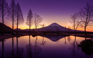 Картинка небо, деревья, Фудзияма, восход солнца, весна, утро, гора, вода, Март, 富士山, отражения, стратовулкан, Япония, остров Хонсю