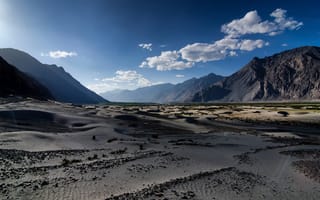 Картинка Nubra Valley, песок, горы, дюны