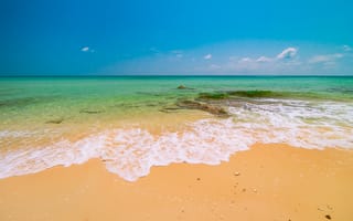 Обои песок, море, blue, beach, небо, волны, summer, лето, sand, wave, seascape, sky, sea, пляж