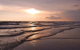 Картинка песок, море, sea, закат, лето, берег, волны, sunset, beach, пляж, seascape, romantic, sand, summer, небо