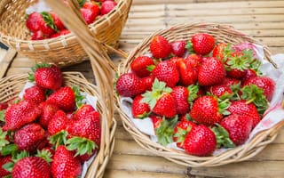 Картинка клубника, ягоды, berries, sweet, wood, strawberry, fresh, спелая, красные