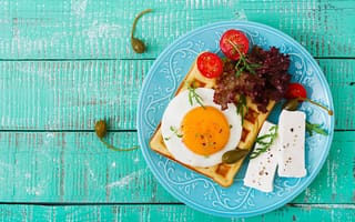 Картинка завтрак, сыр, eggs, breakfast, яичница, тост, тарелка, toast, помидоры, wood