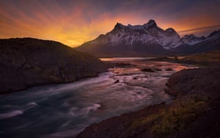 Картинка закат, Река Пайн, Paine River, Чили, Patagonia, Патагония, Chile, река, горы