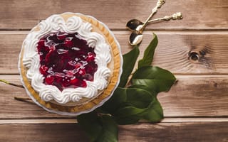 Картинка торт, cake, cherry, wood, крем, десерт, sweet, leaves