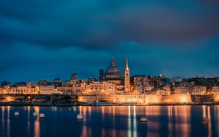 Картинка Malta, Валетта, Мальта, Valletta, вечер, столица, тучи, архитектура, побережье, небо, море, огни, освещение