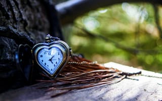 Картинка clock, autumn, стрелки, сердце, love, heart, циферблат, часы