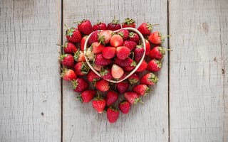 Картинка любовь, ягоды, сердце, strawberry, hearts, red, valentine, клубника, romantic, love, fresh, berries