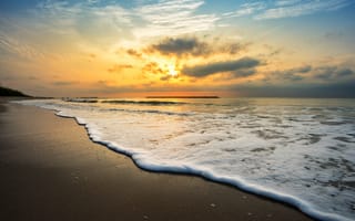 Обои песок, море, sand, sea, beach, лето, beautiful, summer, wave, пляж, закат, волны, seascape, sunset