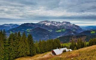 Картинка крыша, осень, облака, природа, лес, небо, горы, пейзаж