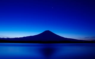 Картинка Япония, озеро, гора Фудзияма, звезды, небо