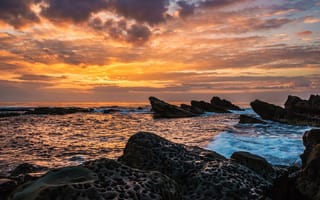 Картинка море, волны, скалы, камни, природа, облака, закат, берег