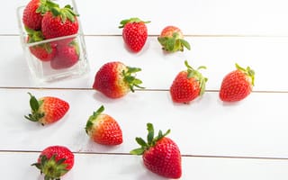 Картинка ягоды, berries, wood, спелая, sweet, fresh, клубника, красные, strawberry
