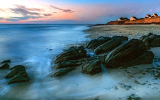 Картинка море, пляж, камни, свет, берег, небо, галька, облака