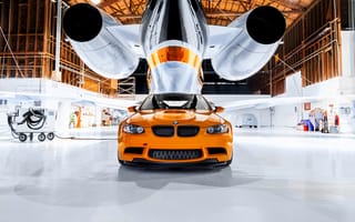 Картинка orange, ангар, BMW, M3 GTS