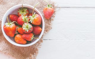 Картинка ягоды, красные, клубника, спелая, berries, wood, strawberry, sweet, fresh
