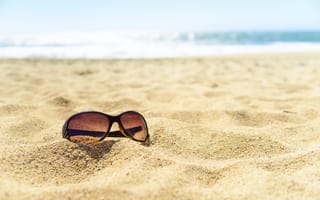 Картинка песок, море, sunglasses, sea, очки, пляж, beach, sand, vacation, лето, summer, отдых