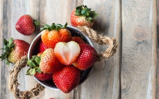 Картинка ягоды, berries, fresh, wood, красные, клубника, спелая, sweet, strawberry