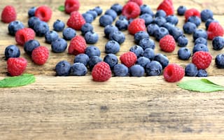 Картинка ягоды, blueberry, berries, fresh, wood, raspberry, малина, голубика, черника