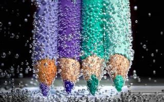 Картинка вода, карандаши, жидкость, пузырьки