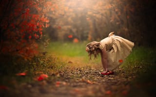 Картинка девочка, осень, листья, платье