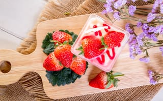 Картинка strawberry, berries, спелая, красные, wood, ягоды, клубника, sweet, десерт, fresh