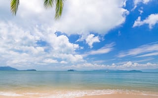 Обои песок, beautiful, beach, paradise, пляж, берег, пальмы, море, лето, seascape, sea, palms, солнце, summer, небо, sand