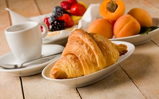 Картинка drink, чай, кофе, coffee, croissant, fruit, tea, еда, чашка, круассаны, breakfast, фрукты, cup, завтрак