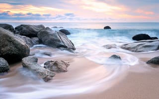 Картинка песок, море, beach, sand, blue, лето, камни, wave, волны, seascape, небо, берег, summer, пляж, sea
