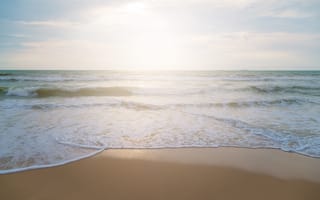Картинка песок, море, лето, sand, берег, summer, небо, волны, пляж, beach, sea, blue, seascape, wave