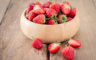 Картинка ягоды, клубника, sweet, strawberry, berries, wood, fresh, красные, спелая