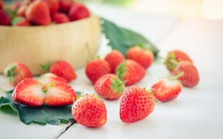 Картинка ягоды, sweet, berries, спелая, fresh, wood, клубника, strawberry, красные