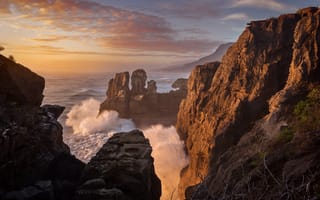 Картинка море, волны, природа, горы, облака, брызги, свет, небо