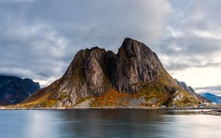 Картинка осень, небо, скалы, берег, облака, пейзаж, горы, природа