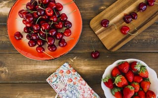 Картинка ягоды, strawberry, cherry, wood, спелая, черешня, клубника, fresh, berries