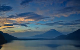 Картинка небо, облака, пейзаж, синева, горы, вулкан, Япония, холмы