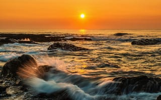 Картинка море, волны, пейзаж, небо, брызги, солнце, свет, закат