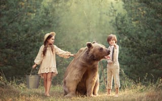 Картинка мальчик, девочка, медведь