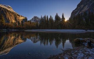 Картинка Yosemite National Park, деревья, скалы, озеро, небо, лучи, США, горы, солнце, закат, Сьерра-Невада