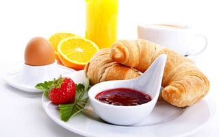 Картинка food, cup, breakfast, оранжевый, клубника, завтрак, сок, круассаны, croissants, еда, juice, strawberry, orange, кофе, чашка, coffee