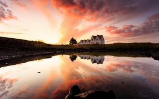 Картинка Исландия, отражения, облака, дома, закат, вода, вечер