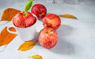 Картинка осень, autumn, apples, яблоки, осенние, wood, листья, leaves, fruits